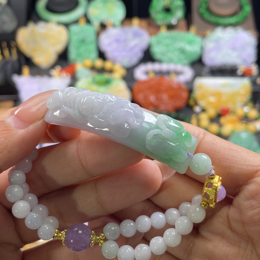 翡翠未镶嵌手链待编织