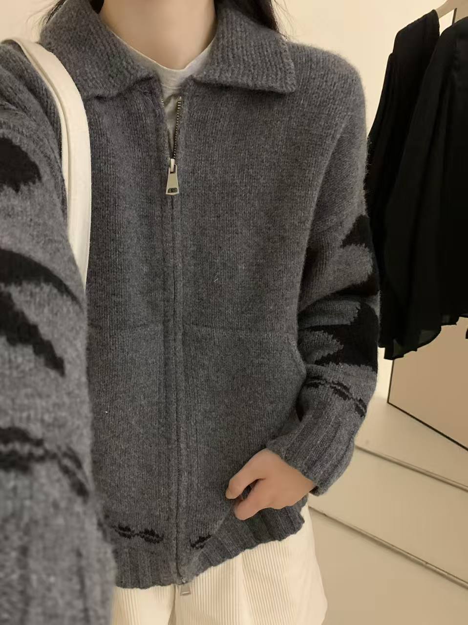 休闲时尚百搭显瘦减龄保暖翻领图案款新款女士秋冬羊毛衫