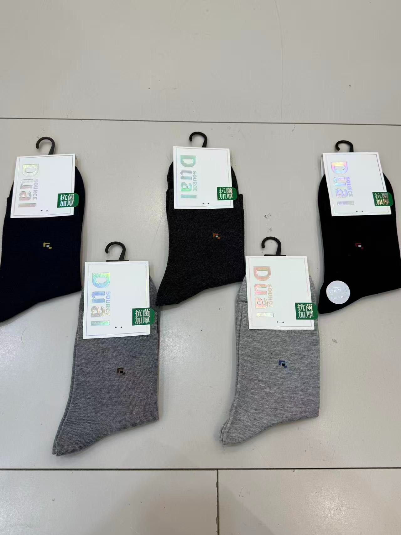 男士抗菌加厚中筒袜高筒秋冬刺绣时尚防臭男