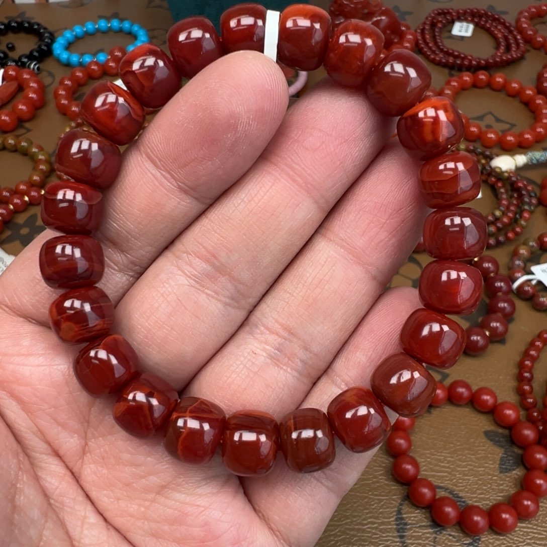 月****南红玛瑙未镶嵌手链瓦西牛血红10mm+