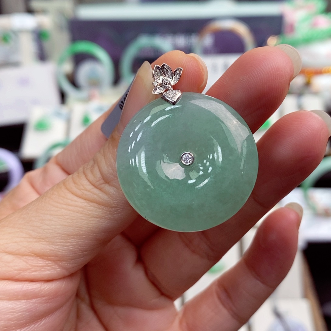 翡翠颈饰18K金镶嵌平安扣