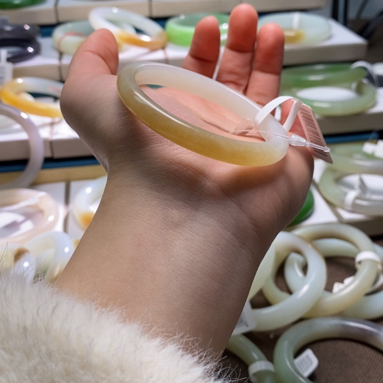 【闪购商品】和田玉手镯未镶嵌