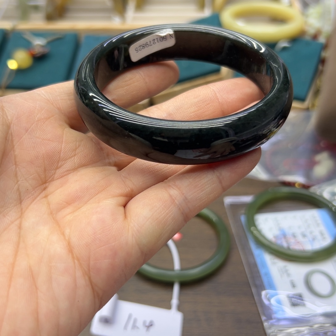 和田玉未镶嵌手镯62.4圈围627