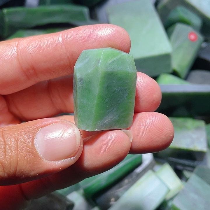 和田玉未镶嵌珠宝奇石