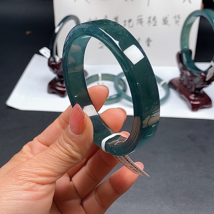 翡翠手镯未镶嵌58尺寸
