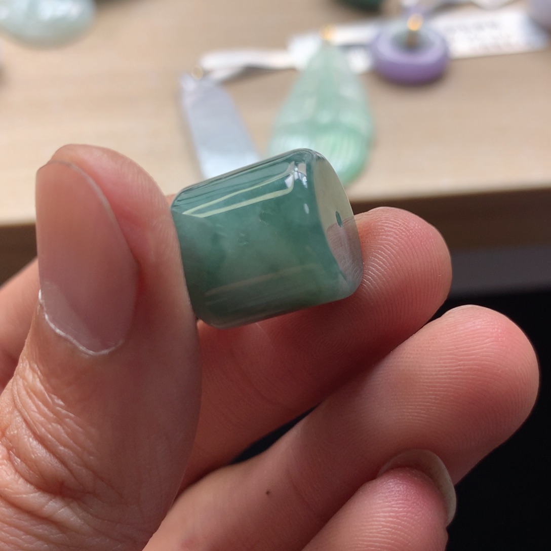 颈饰未镶嵌翡翠吊坠