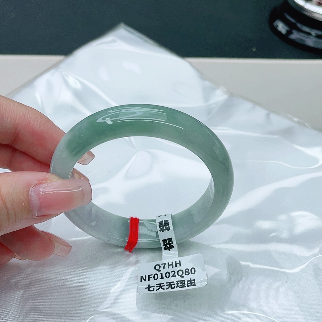 翡翠手镯未镶嵌正51.2