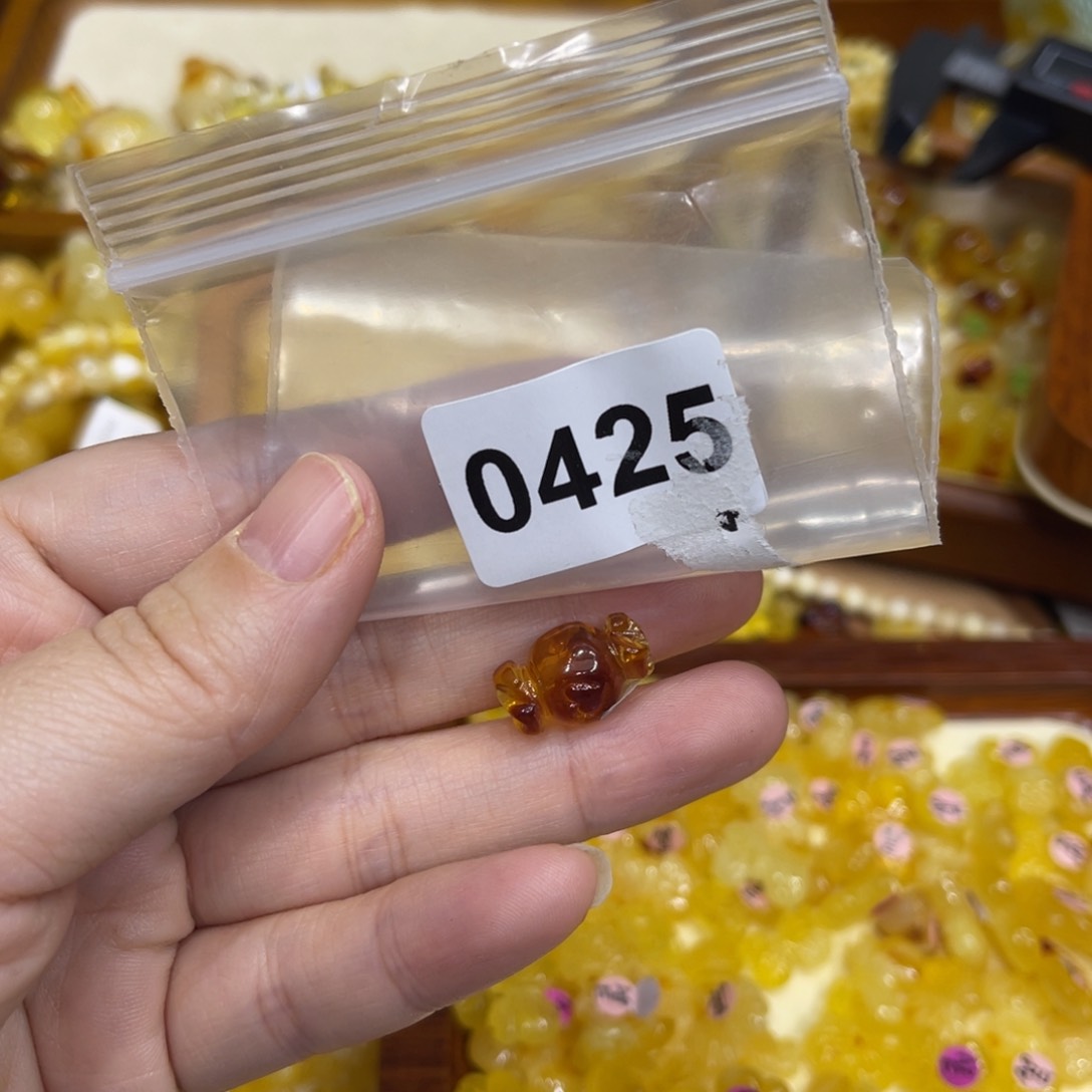 琥珀珠宝奇石未镶嵌