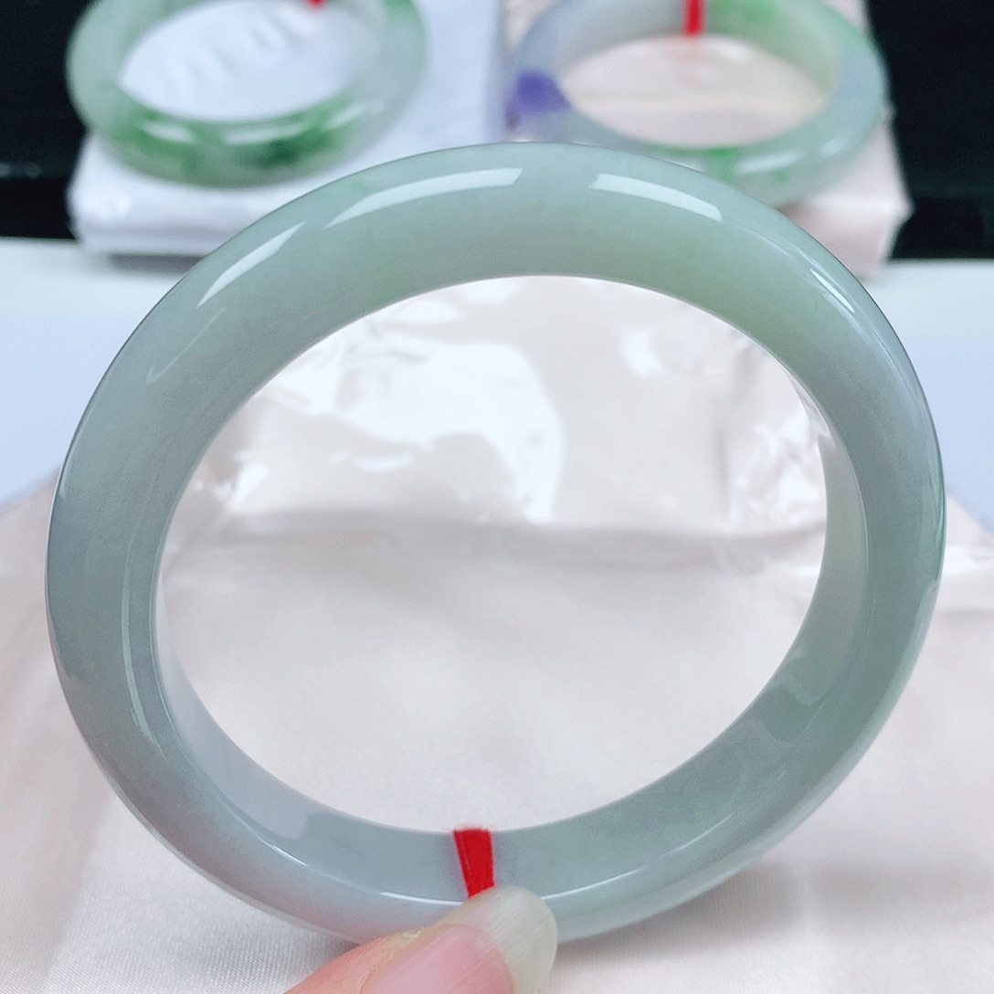 翡翠未镶嵌手镯   编号29 正圈62+