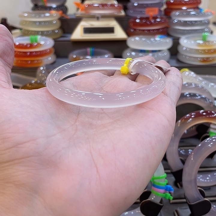 玛瑙/玉髓手镯未镶嵌