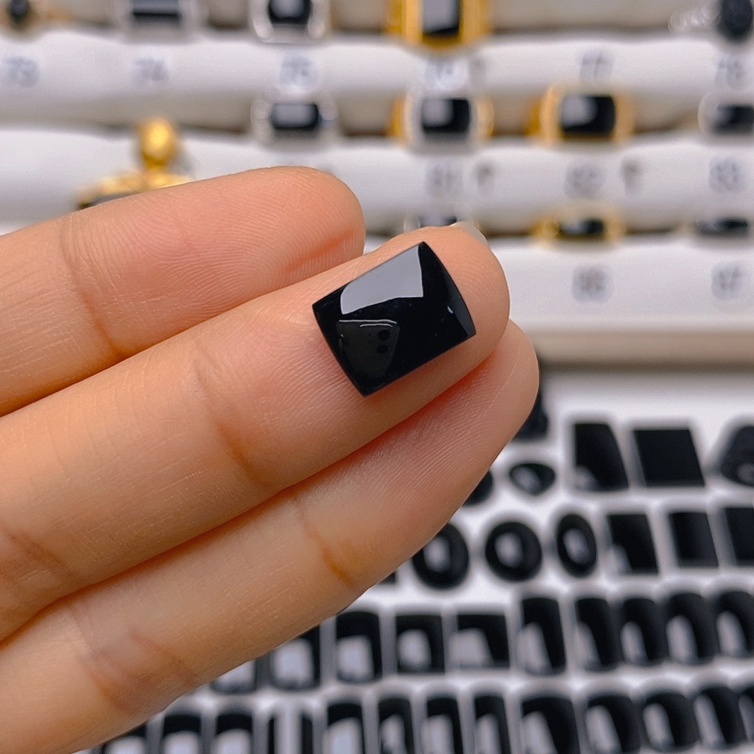 翡翠戒指未镶嵌戒面