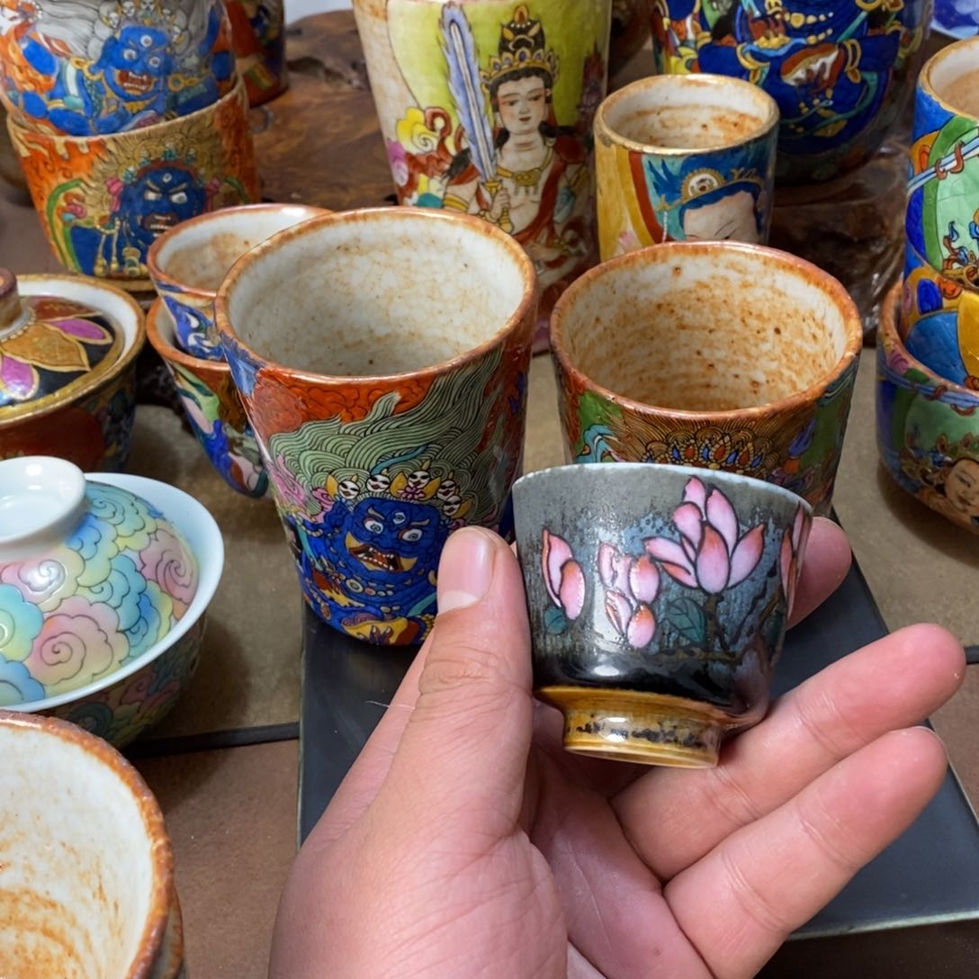 手工制作的一款杯子