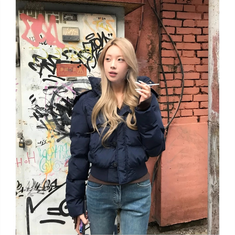 8uioio《南区菲奥娜》藏青连帽毛领羽绒服外套女短款2025冬季新款