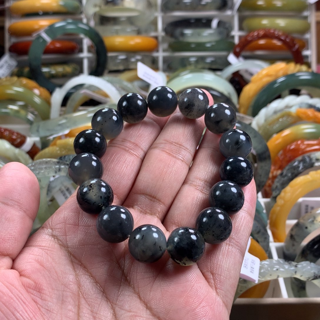 蛇纹石玉手串未镶嵌