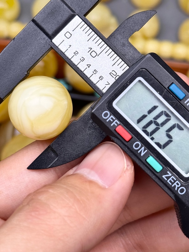 18.5mm俄料国矿一级料浓瓷白妖孽虎皮纹千层雪橘底金溶洞蜜蜡圆珠