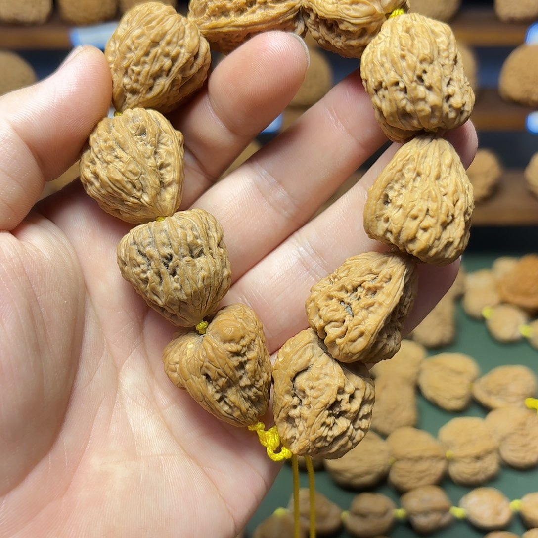 掌***月吊坠文玩核桃南疆