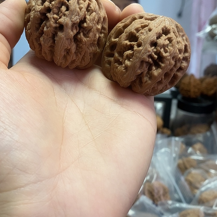 文玩核桃把件44红皮粗筋