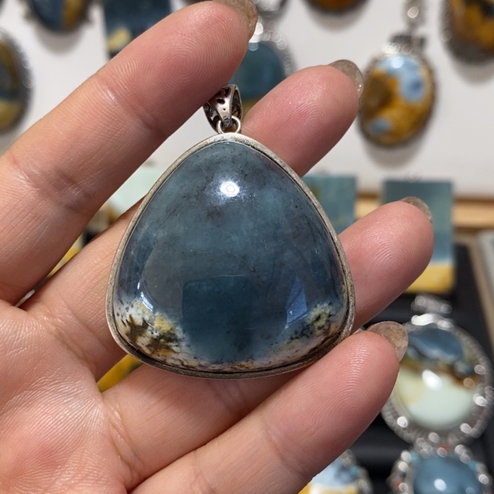 蛇纹石玉银S925镶嵌颈饰