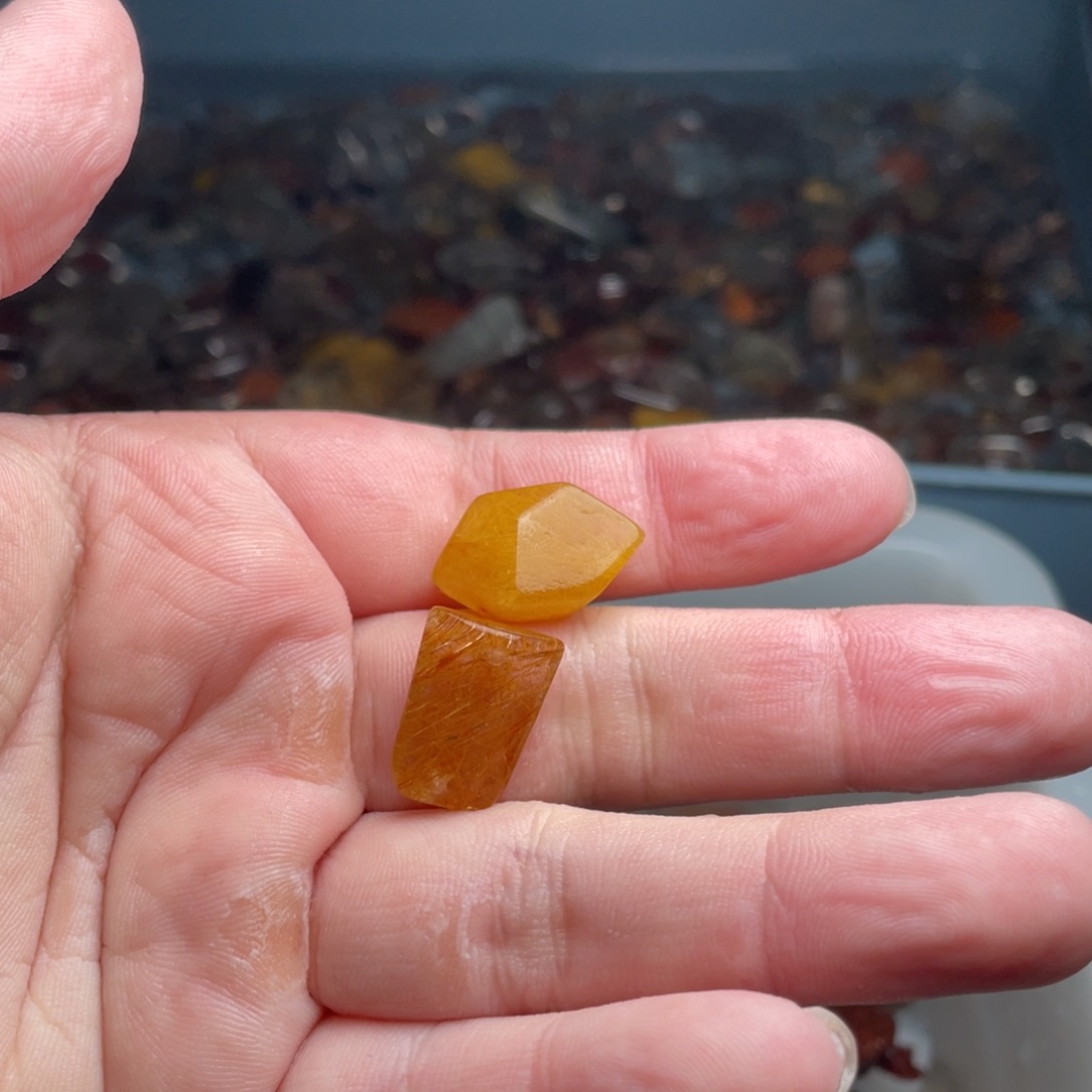 招***耶未镶嵌水晶吊坠(不含链)