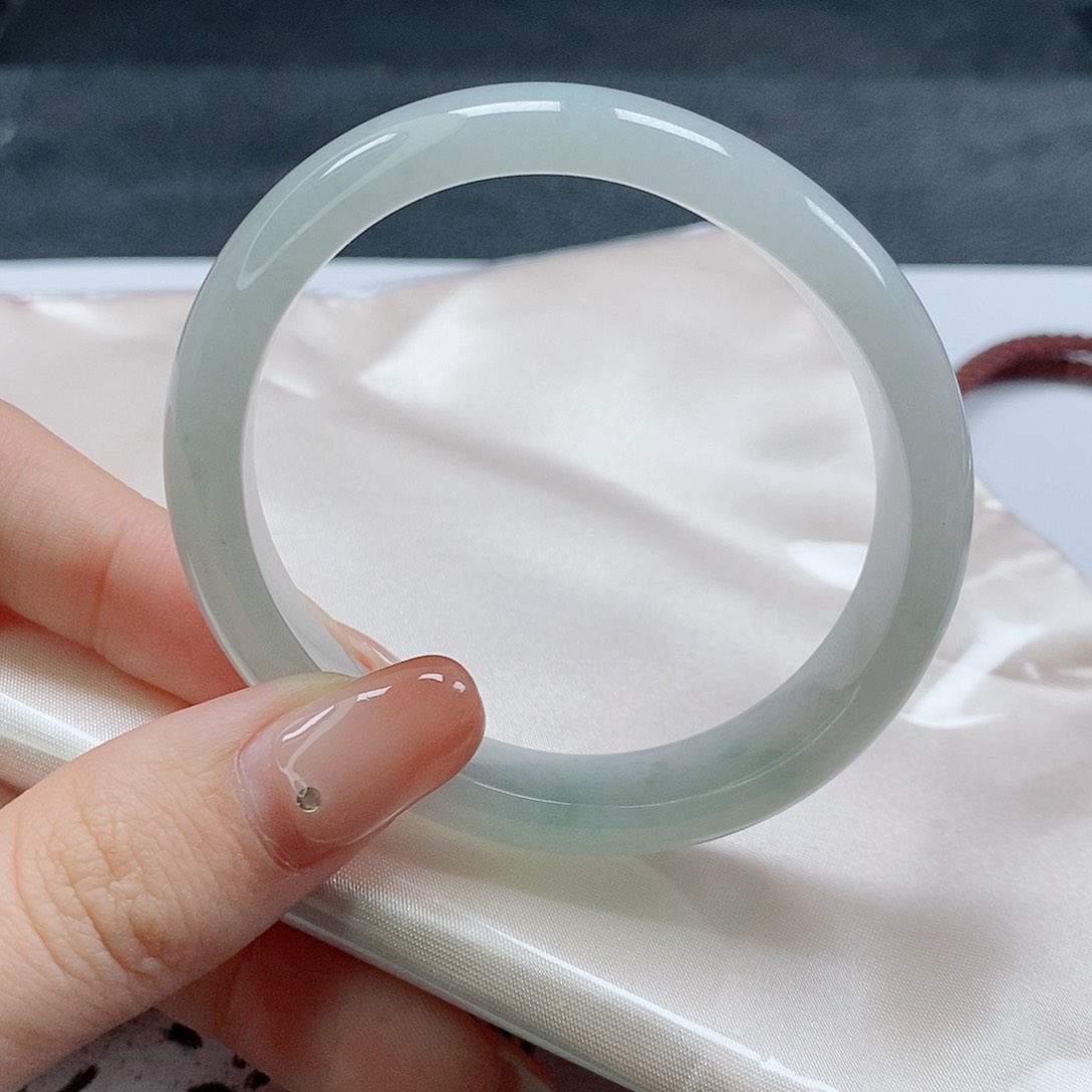 【闪购商品】未镶嵌手镯（贵妃镯）翡翠475号