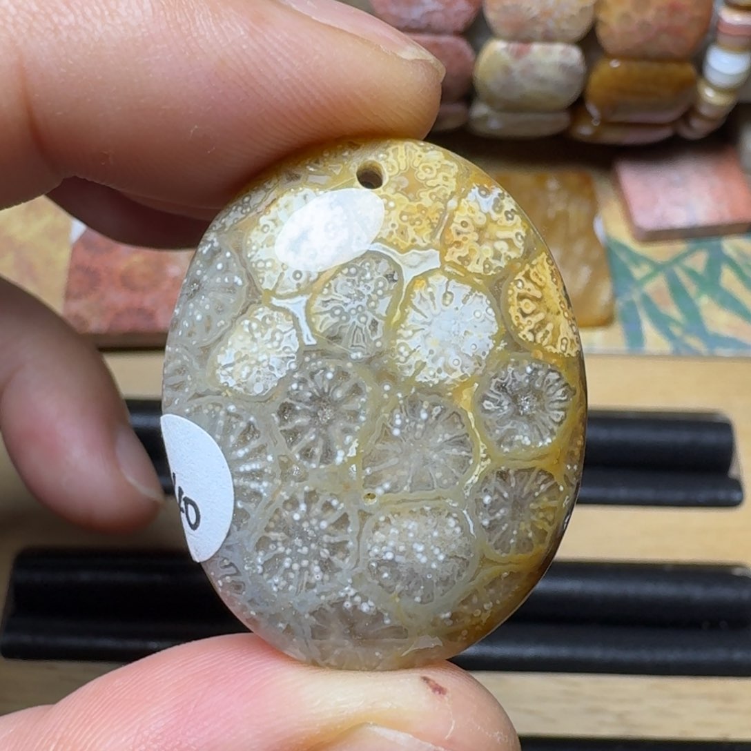 硅化玉椭圆 意境飘雪玻璃花未镶嵌