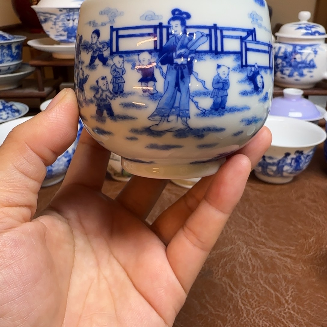 今天晚上的月亮很圆