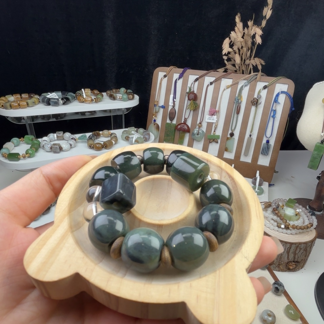 炫***装和田玉（糖玉）未镶嵌手链