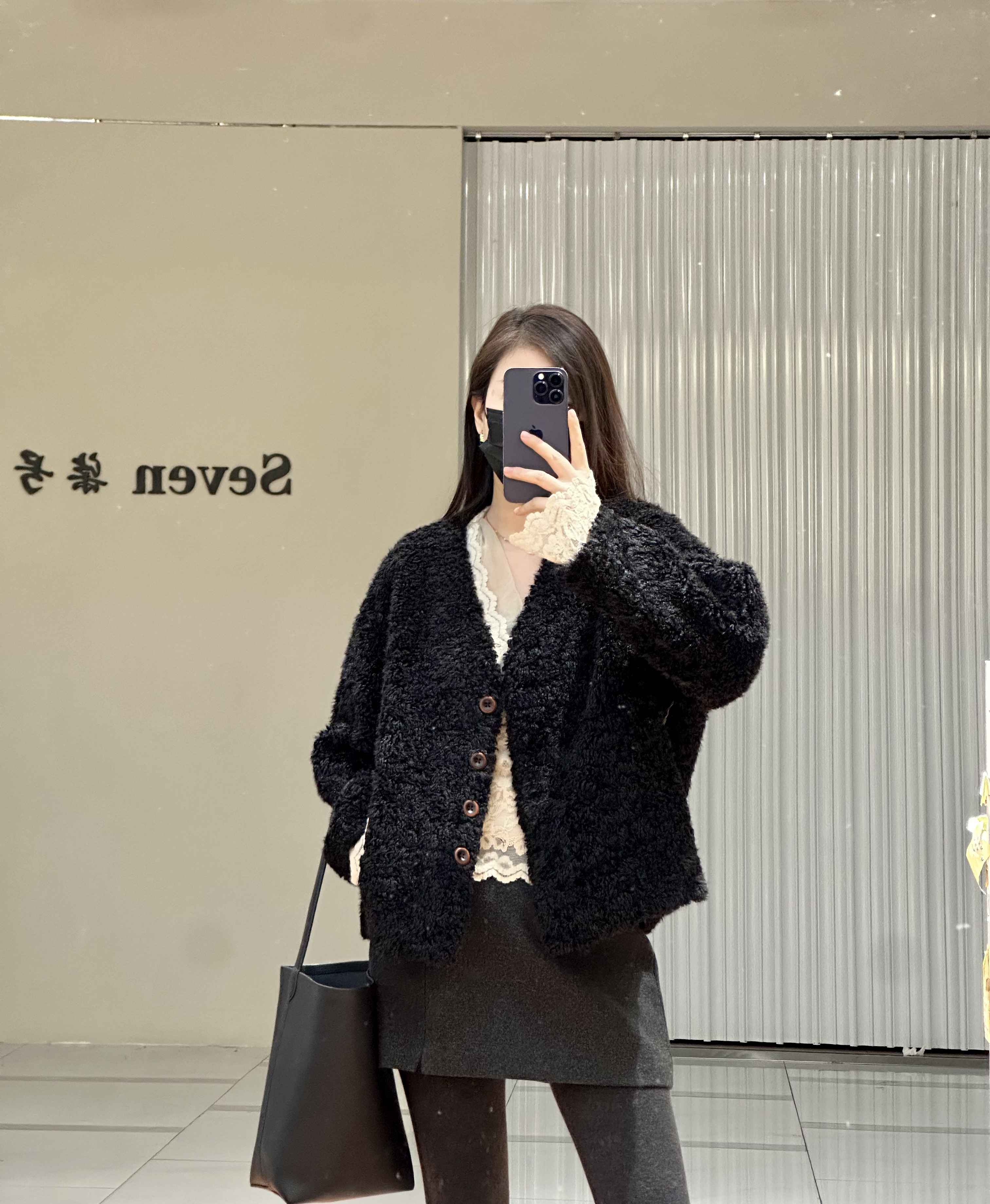 纯色V领单排扣羊羔外套女2025冬新款加厚保暖上衣