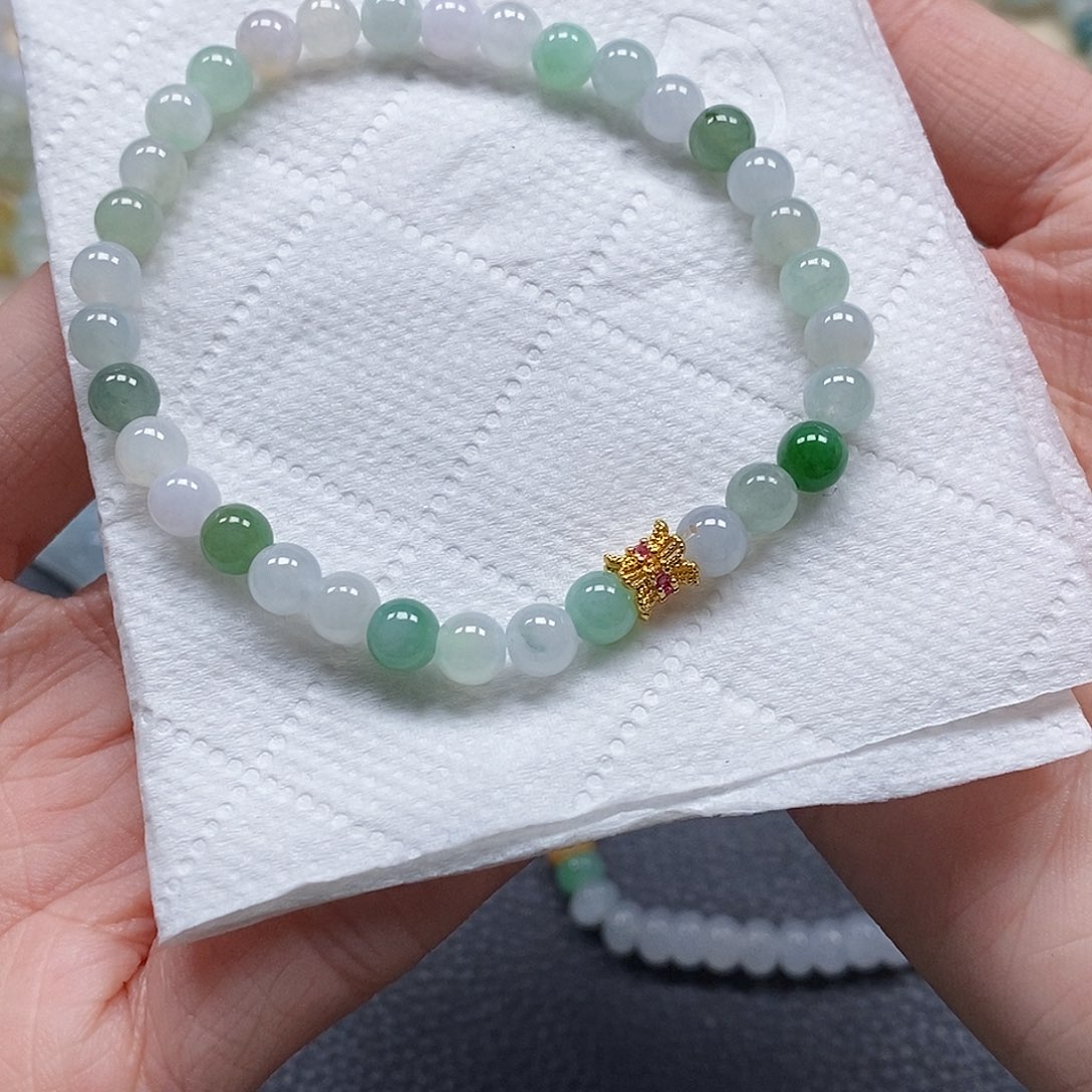 翡翠颈饰未镶嵌闪