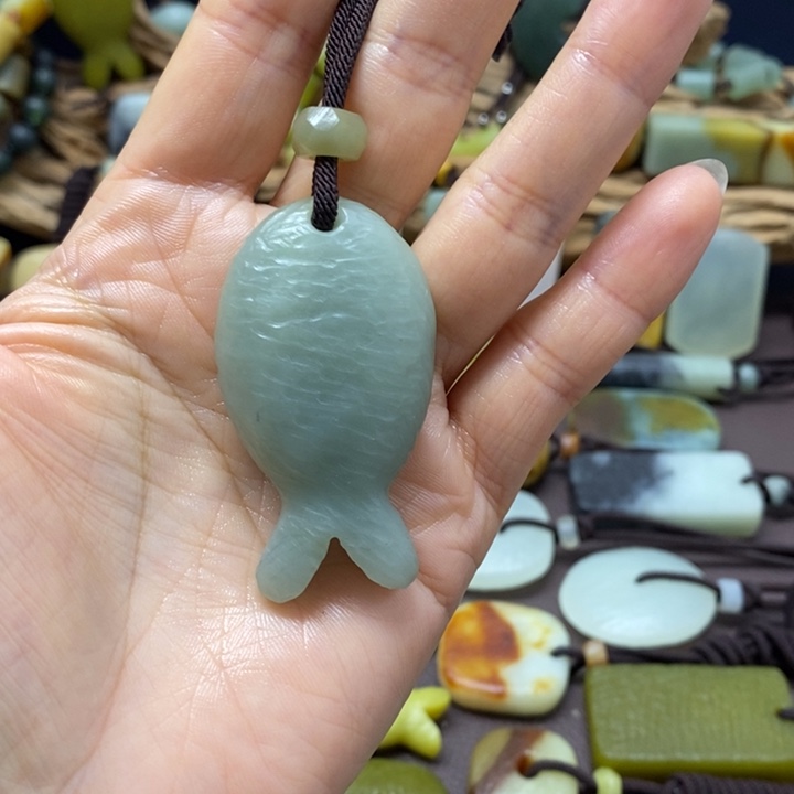 蛇纹石玉未镶嵌挂件