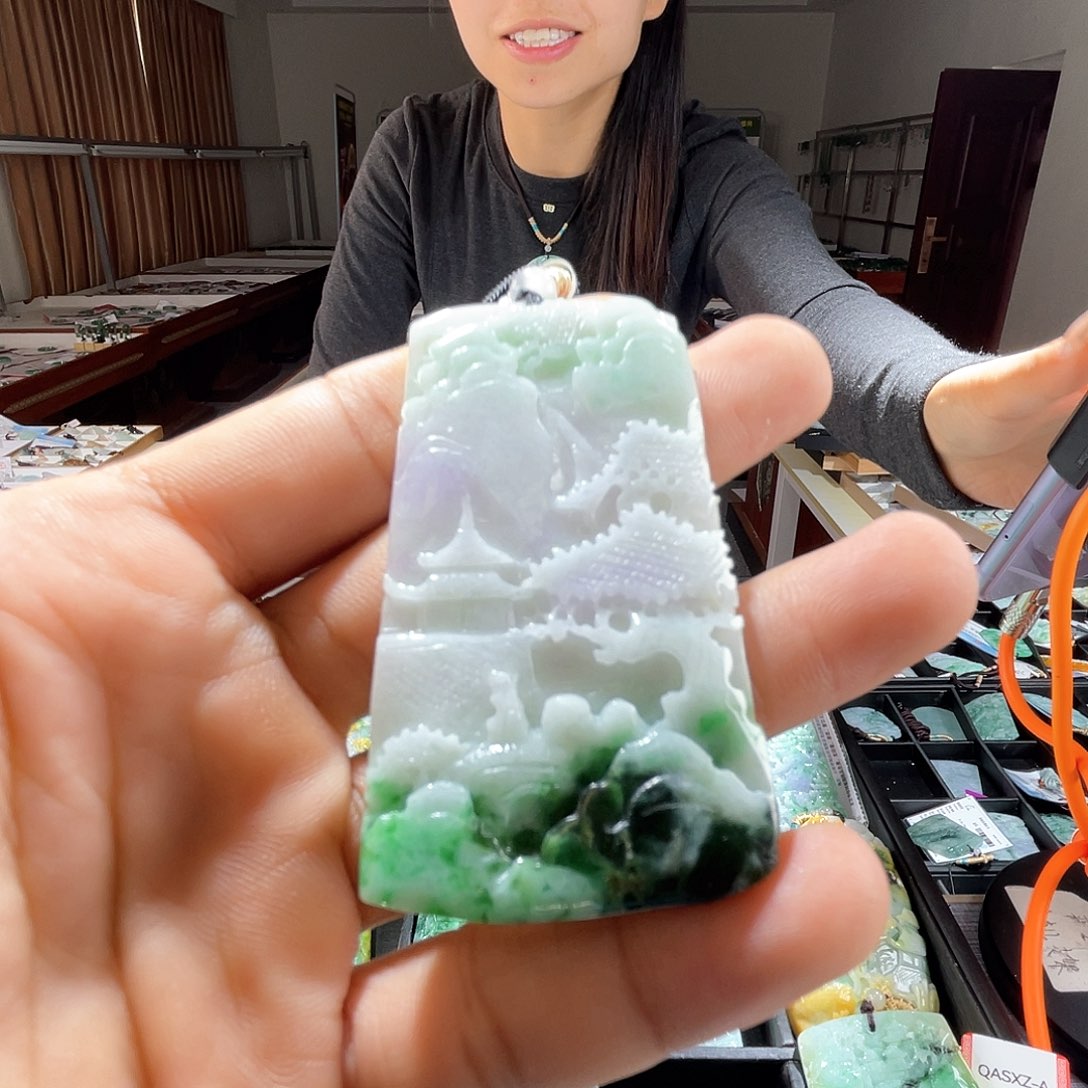 翡翠未镶嵌颈饰一