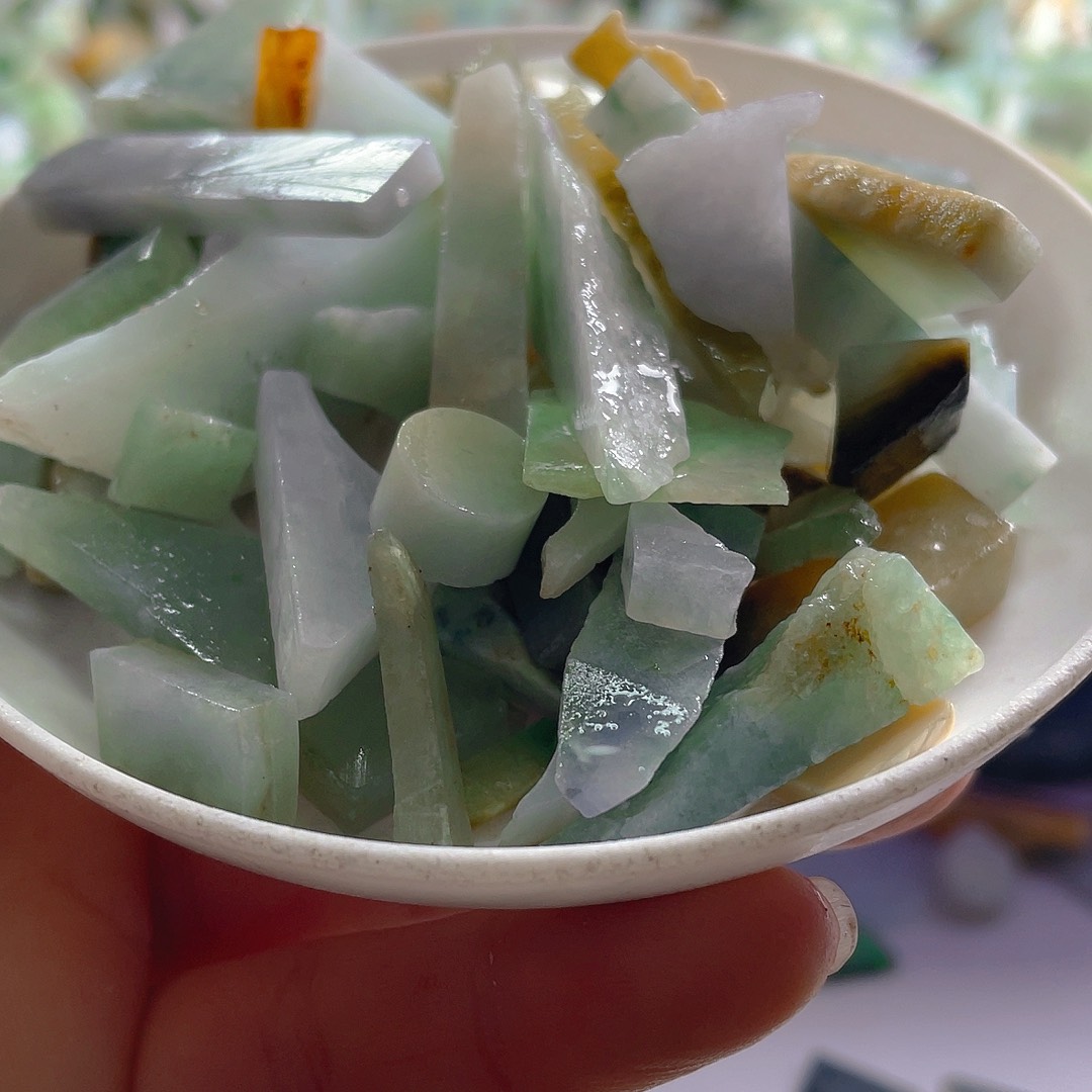 颈饰未镶嵌翡翠s