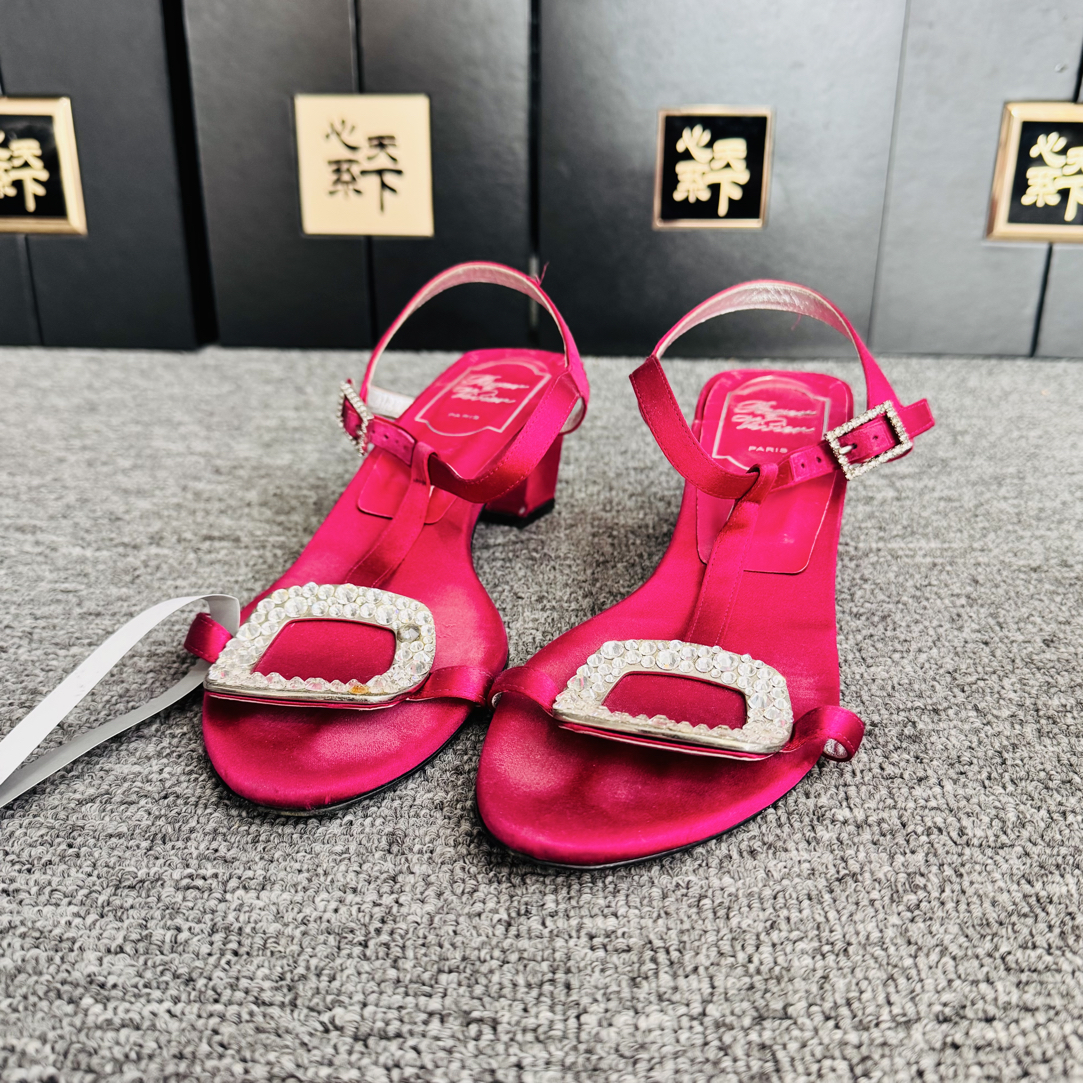 95新 Roger Vivier/罗杰·维威耶 缎面钻扣凉鞋36码ysc1628