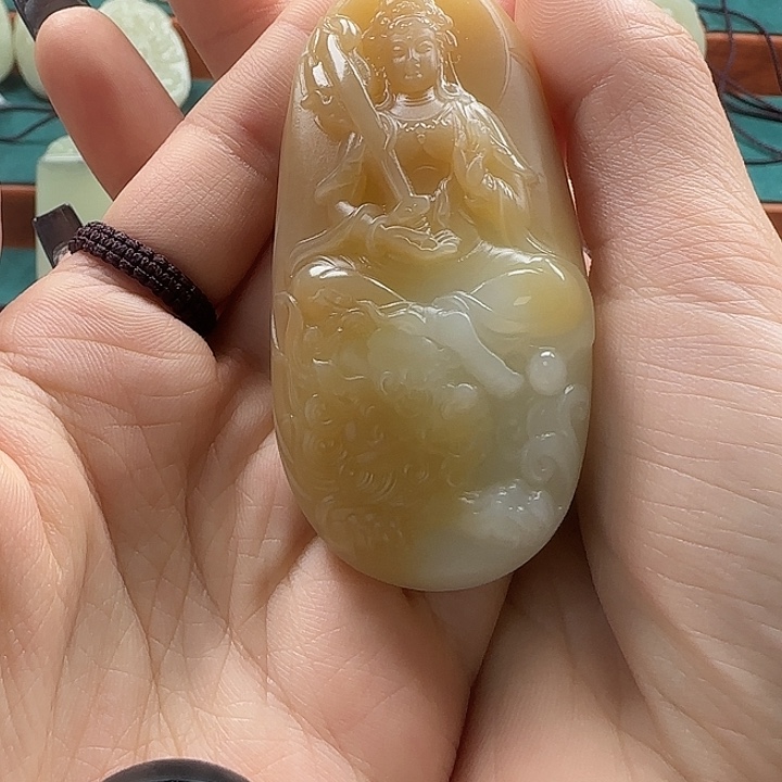 和田玉（糖玉）未镶嵌颈饰