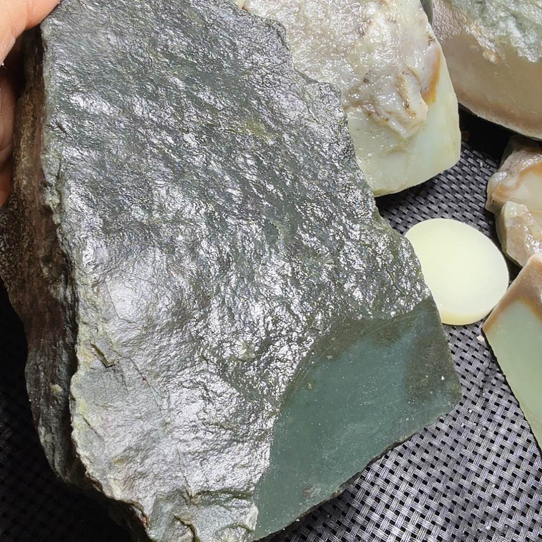 临***～和田玉（糖玉）未镶嵌珠宝半成品