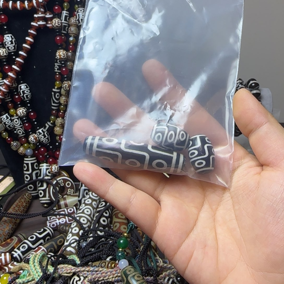 日***間玛瑙/玉髓合金颈饰