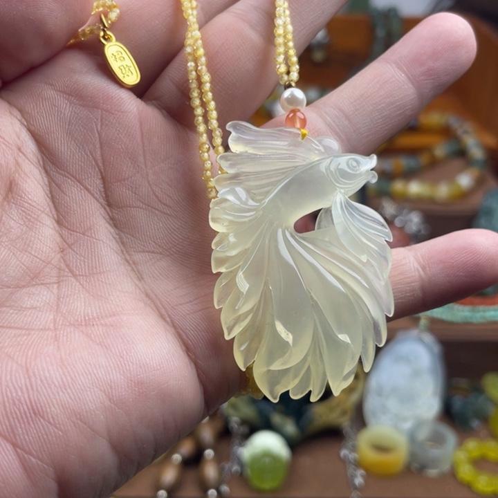 蛇纹石玉未镶嵌吊坠