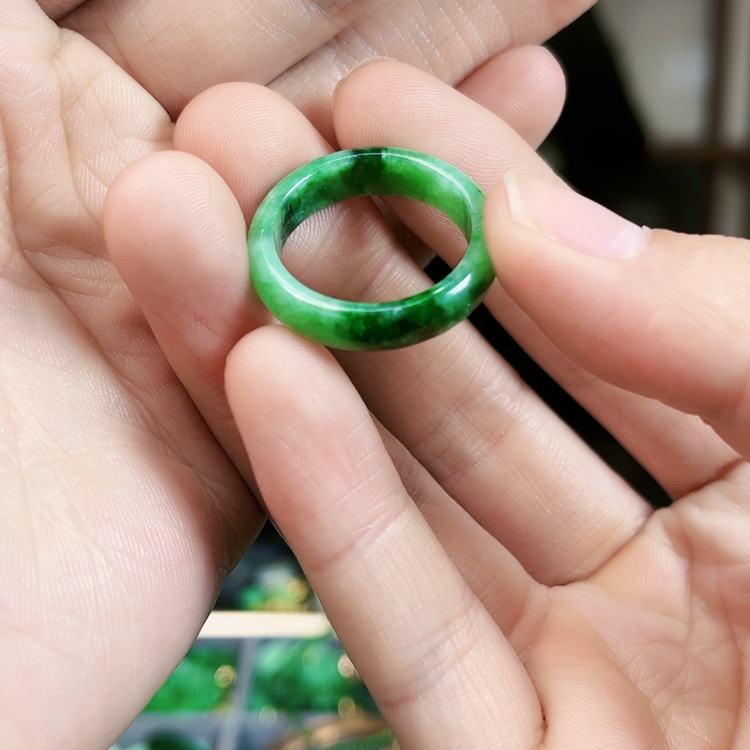 翡翠戒指未镶嵌戒指22。 23圈口