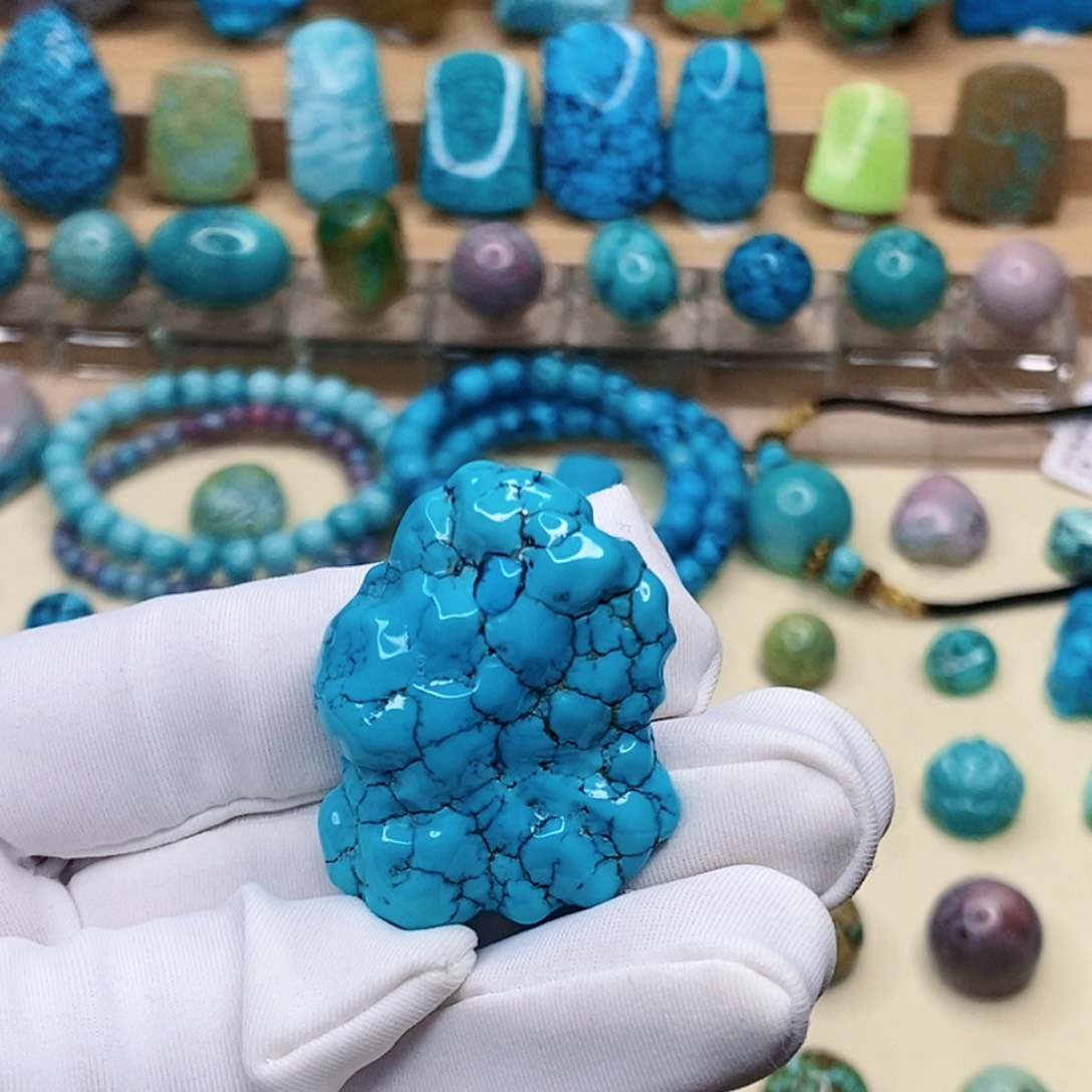 绿松石未镶嵌珠宝奇石