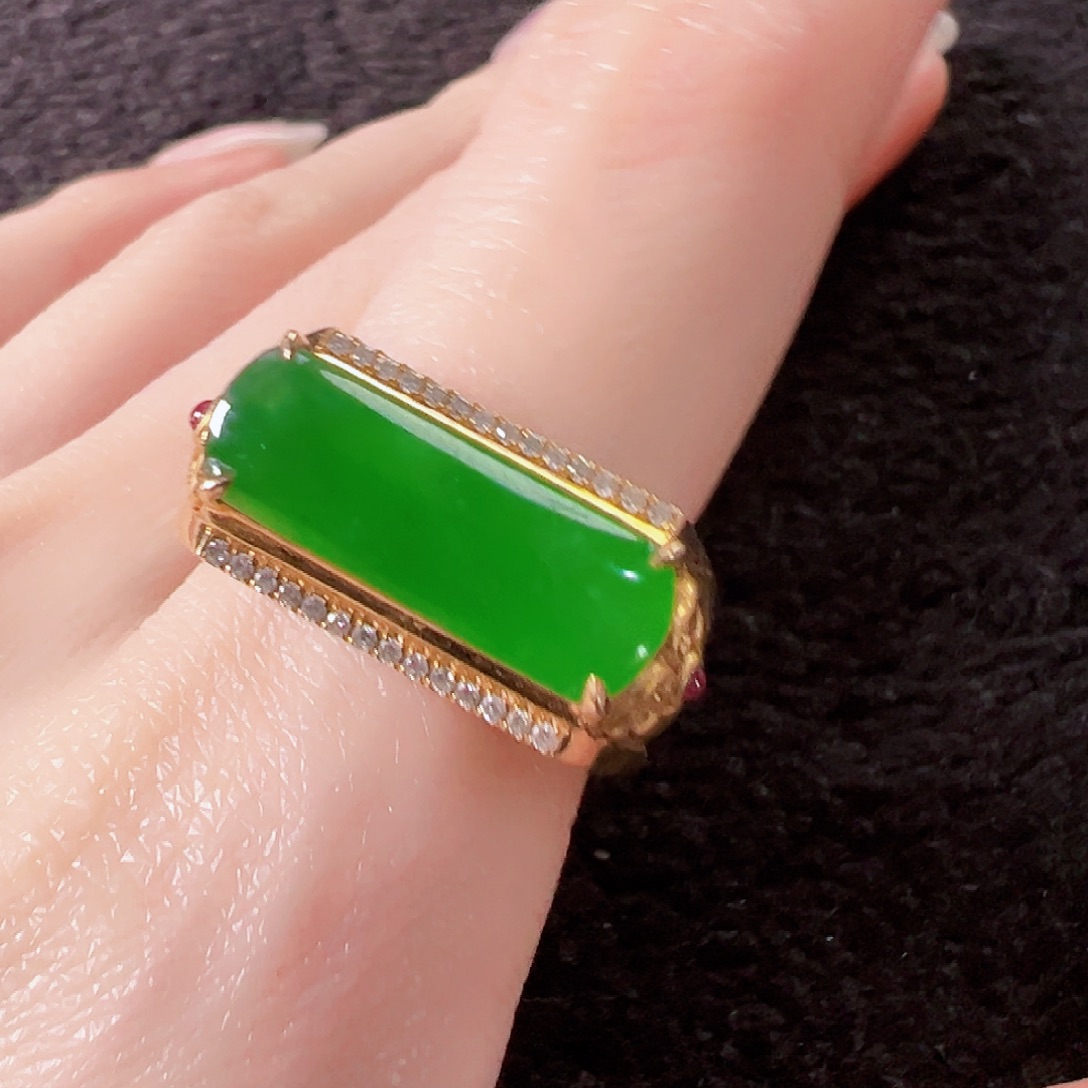 翡翠18K金镶嵌戒指签收后24小时鉴赏期