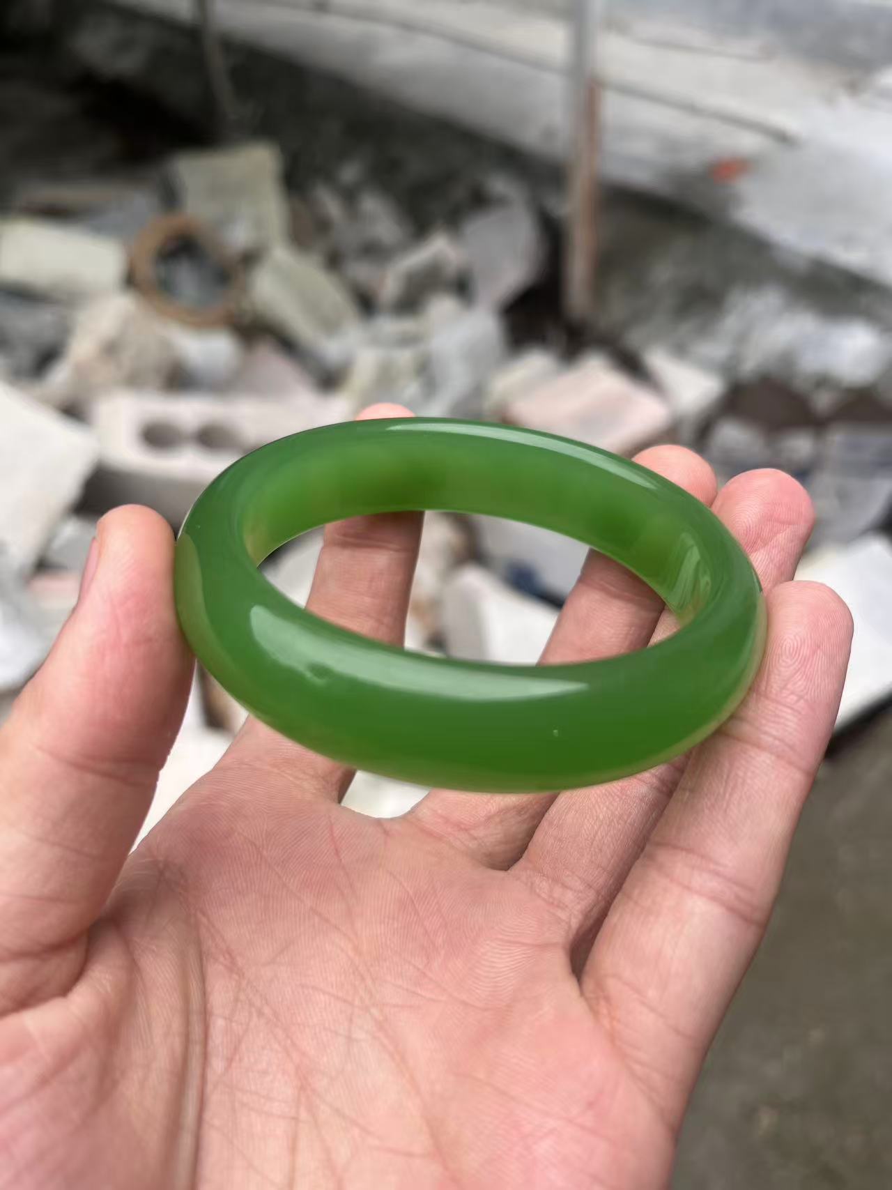 乌兰海苹果绿手镯