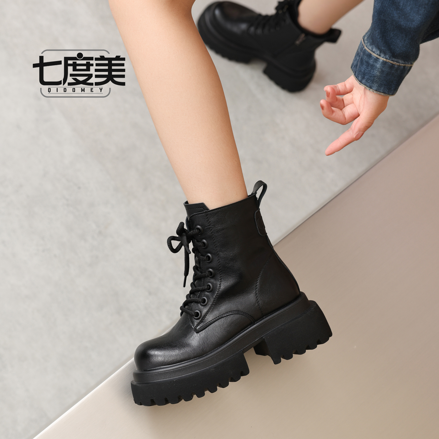 马丁靴女款英伦风2025新款厚底冬季加绒加厚小个子增高显脚小短靴