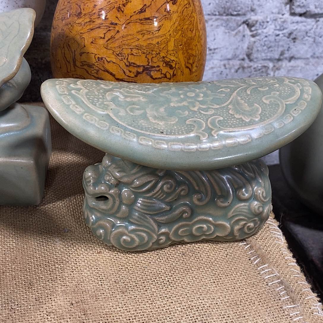 摆件瓷器瓷器越窑瓷器枕头