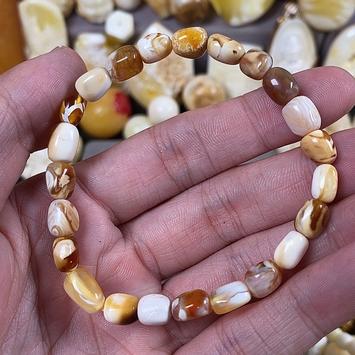 琥珀裸石未镶嵌我