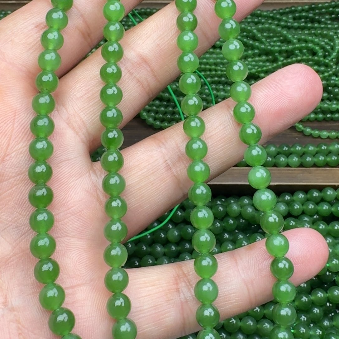 和田玉未镶嵌颈饰碧玉冰阳绿卡6