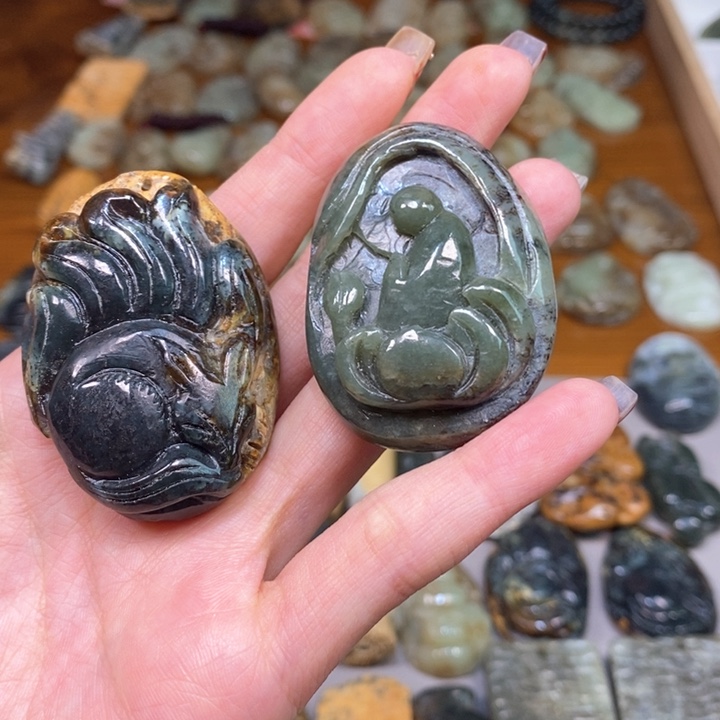 岫岩河磨玉（透闪石质玉）颈饰未镶嵌抖**站