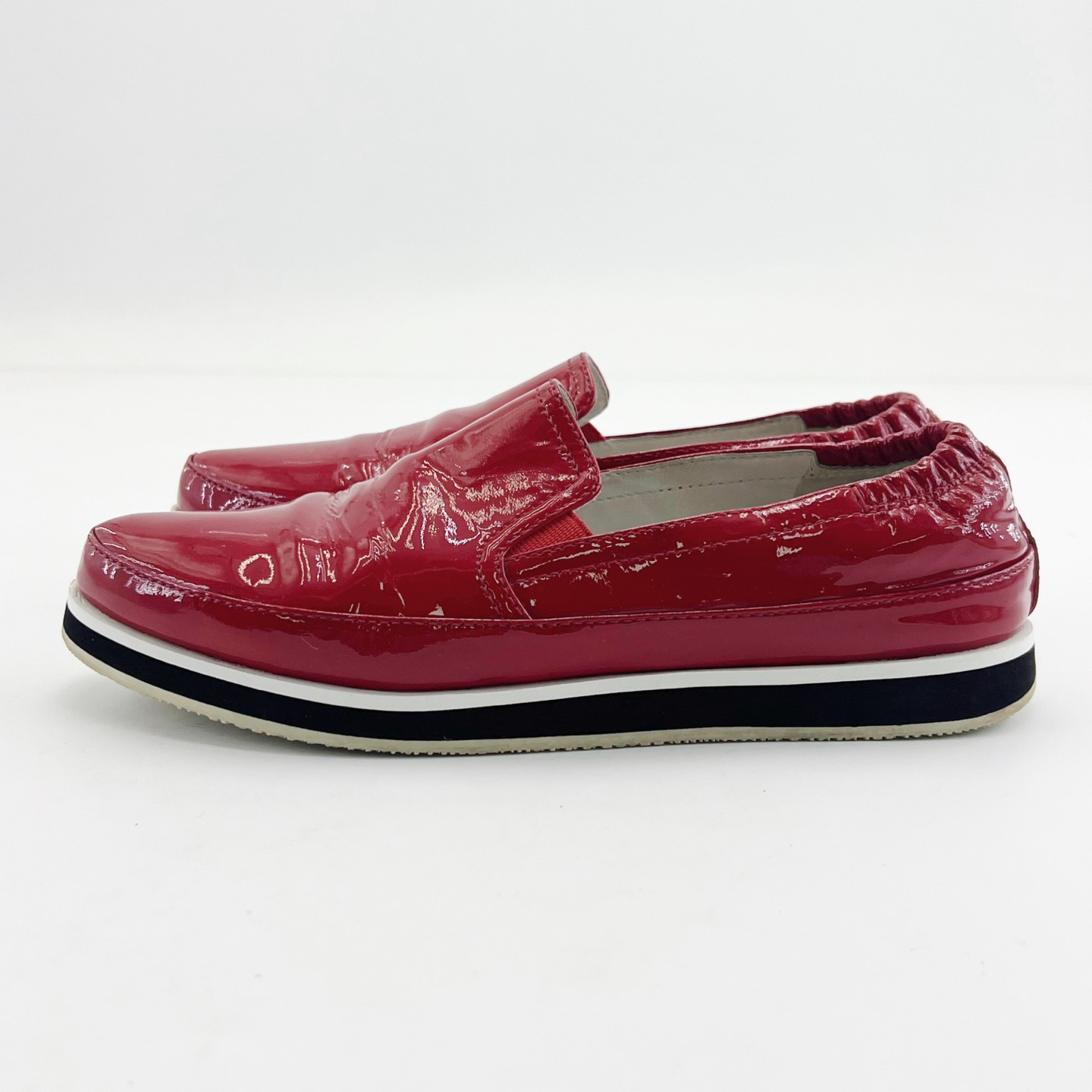 95新 Prada/普拉达 36.5码/红色亮面漆皮一脚蹬乐福鞋/18022384