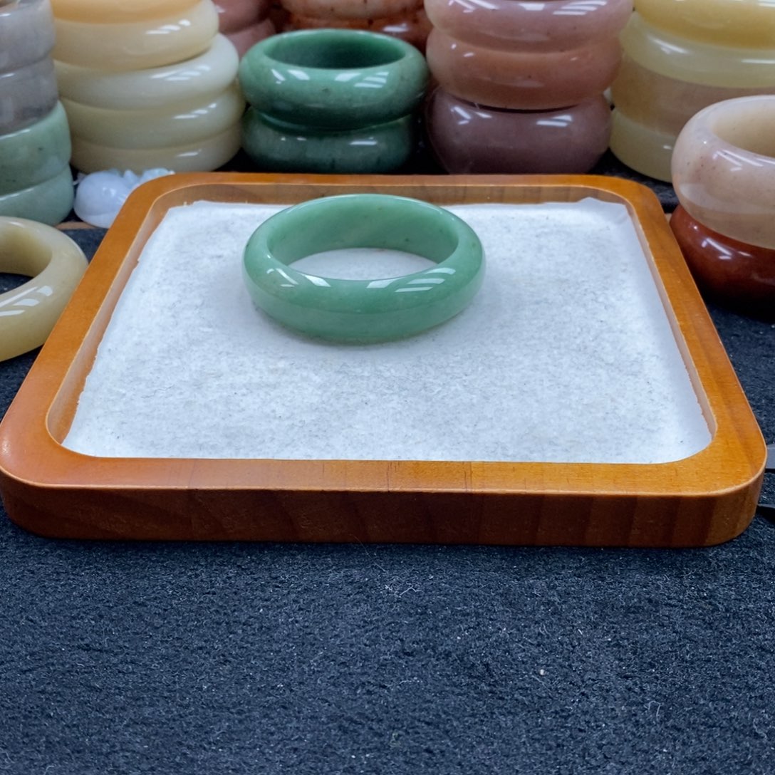 胖***橘石英质玉未镶嵌手镯