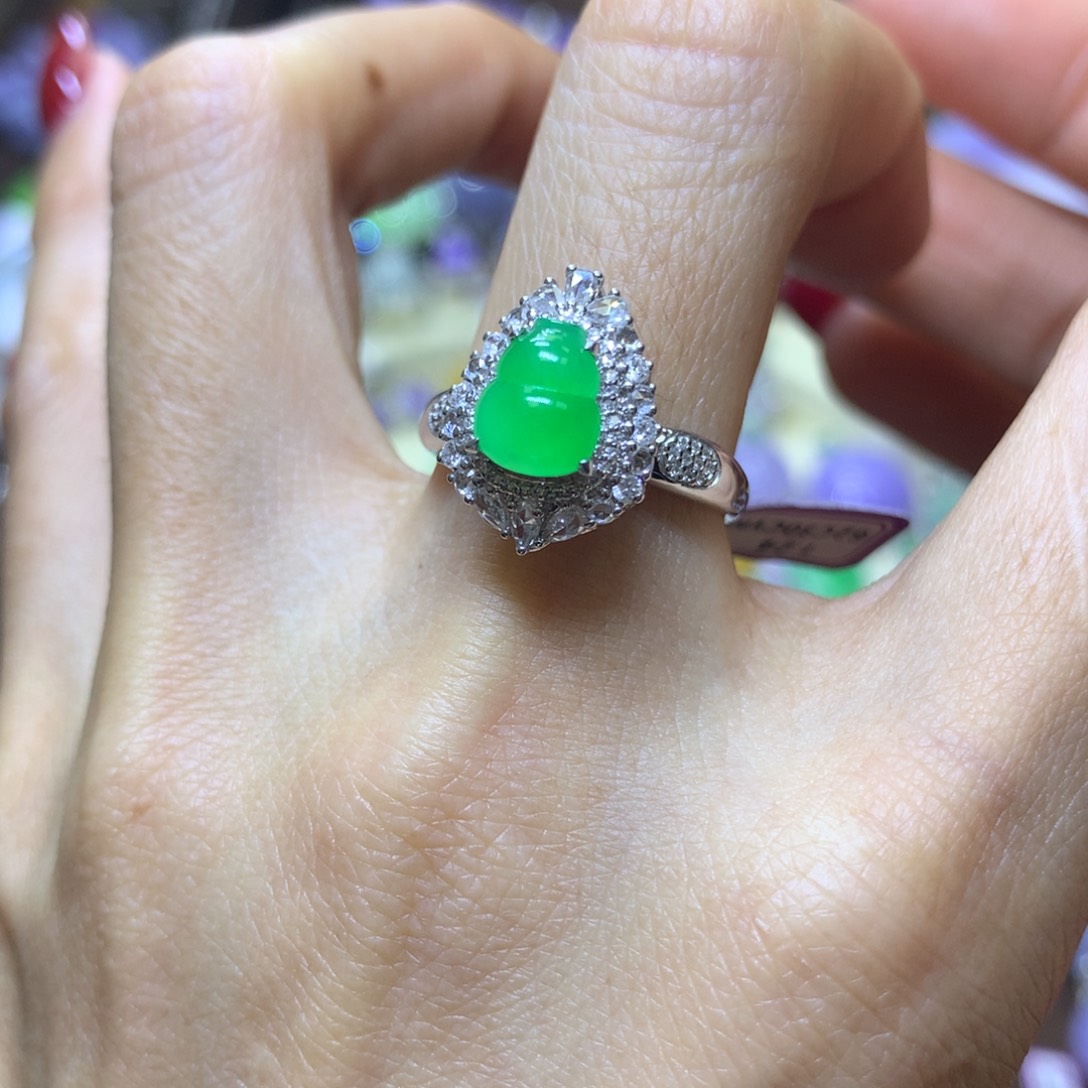 【闪购商品】翡翠颈饰18K金镶嵌翡翠