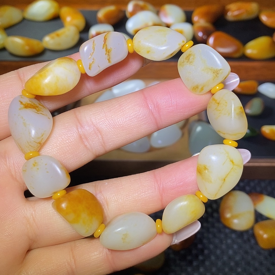 和田玉未镶嵌手串